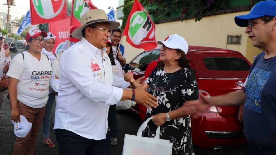 Gabriel del Monte, candidato a alcalde de Xochimilco por la alianza PAN, PRI y PRD.