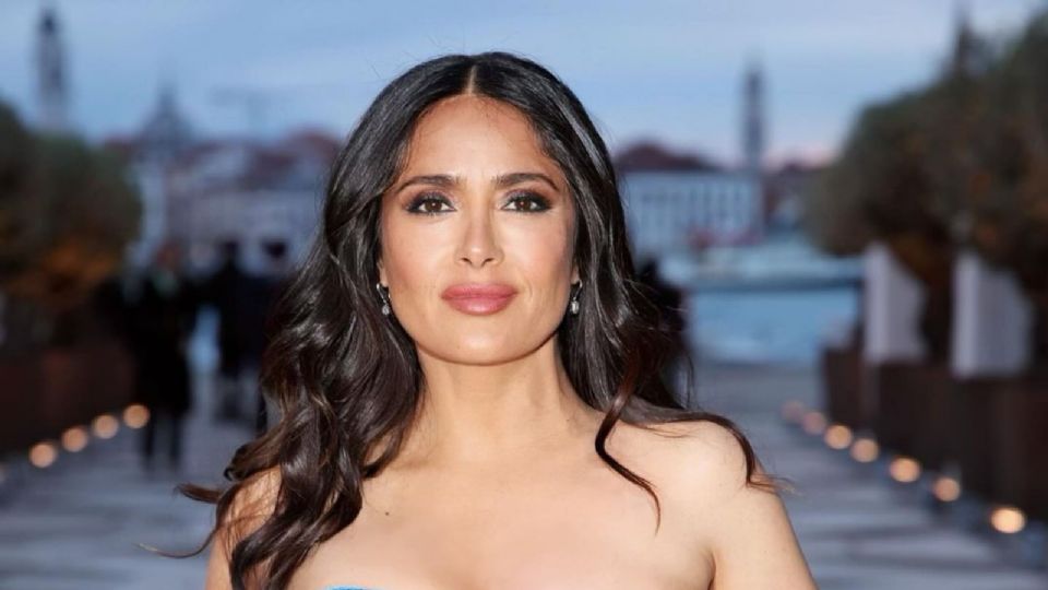 Salma Hayek se impuso en lila, color que estuvo en tendencia en 2023.