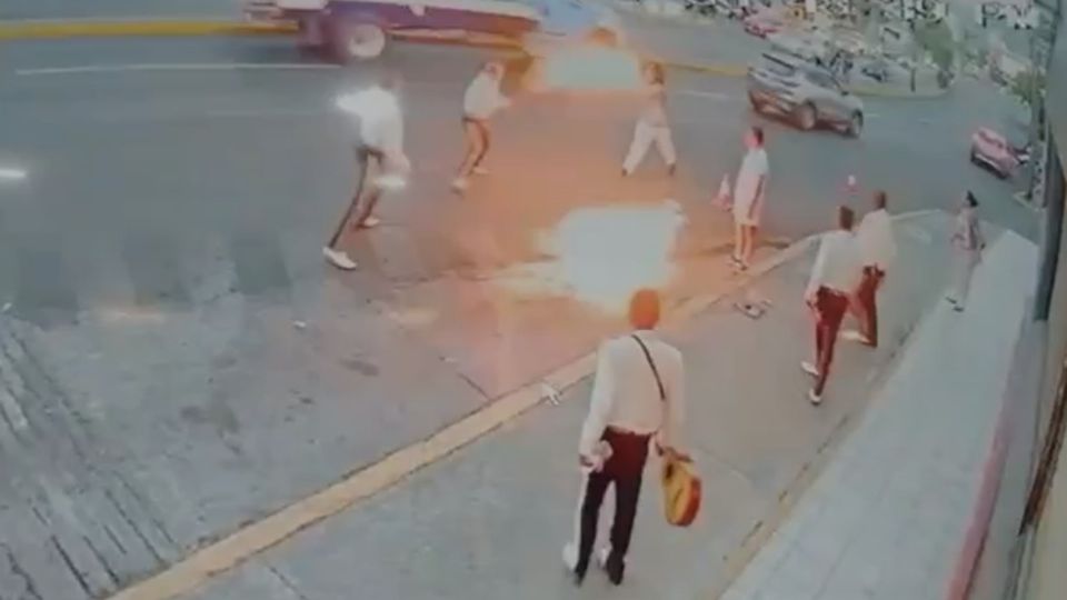 Mariachis terminan incendiados al pelear con tragafuegos