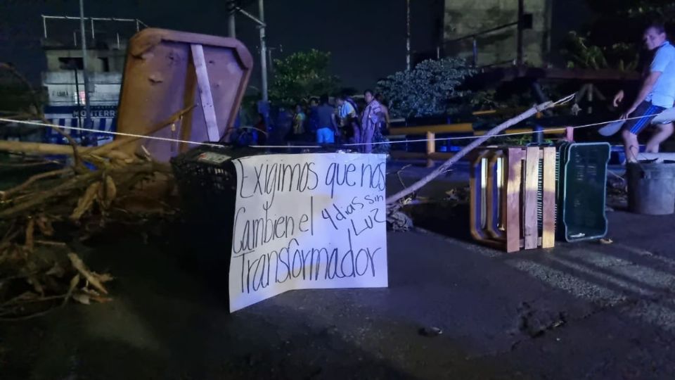 Los vecinos protestan por cuatro días sin luz