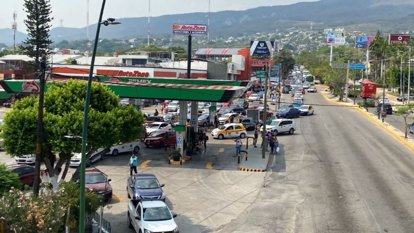 CNTE toma gasolineras en Tuxtla Gutiérrez, Chiapas