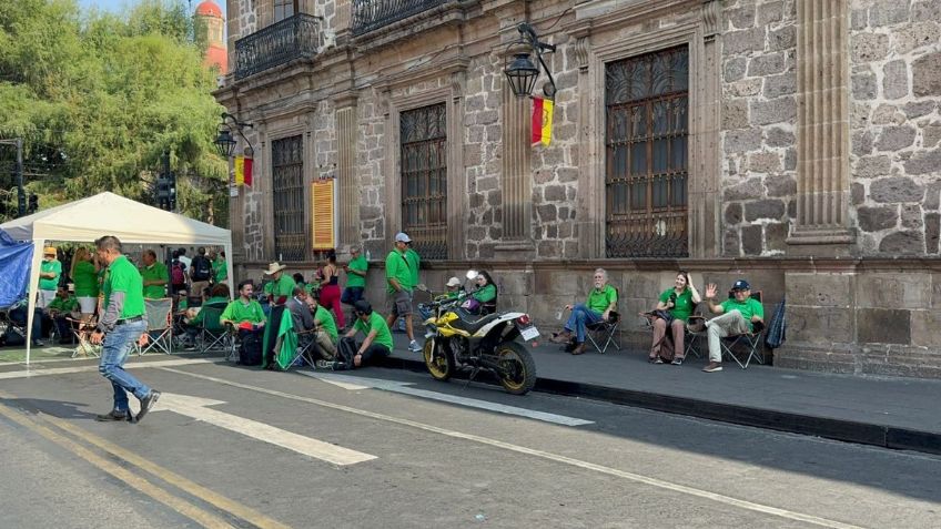 Sindicato de trabajadores del estado, bloquean Morelia