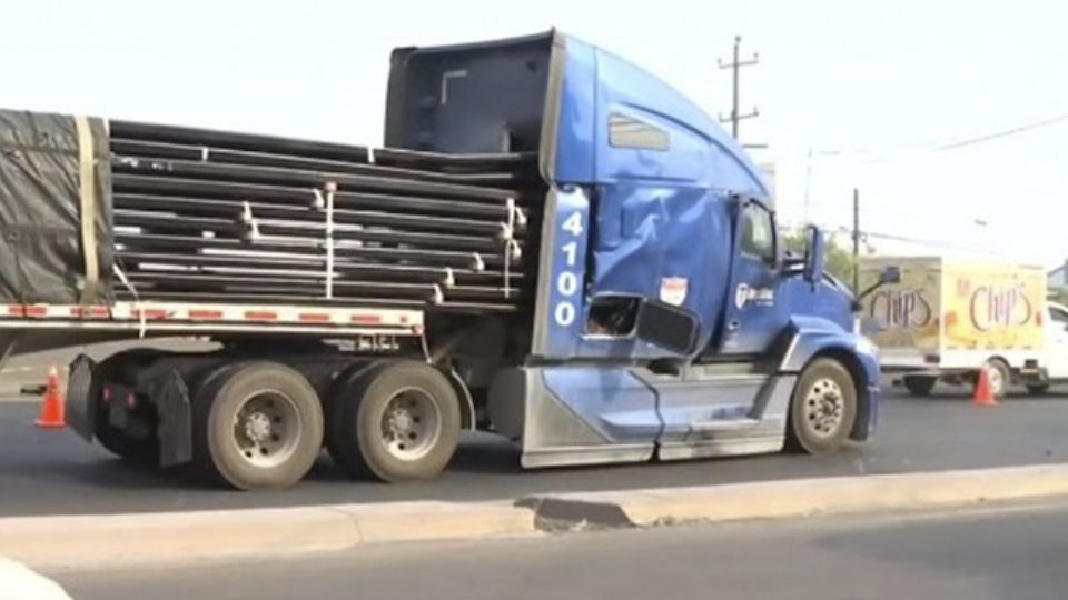 trailero fallece al frenar de repente en Apodaca, NL