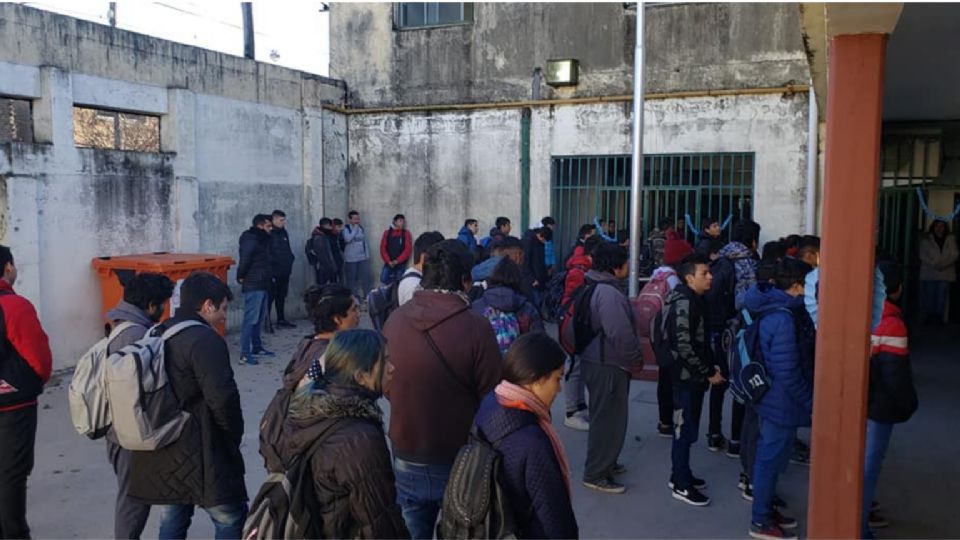 El docente fue separado de su cargo mientras se realiza la investigación