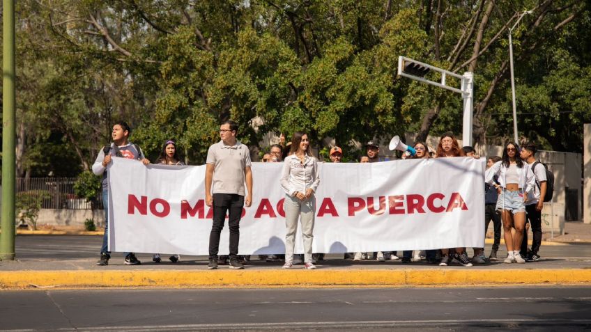 Realizan clausura simbólica del SIAPA por entregar agua sucia en Guadalajara