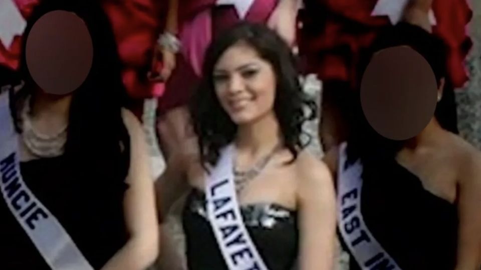 La mujer ganó un certamen de belleza.