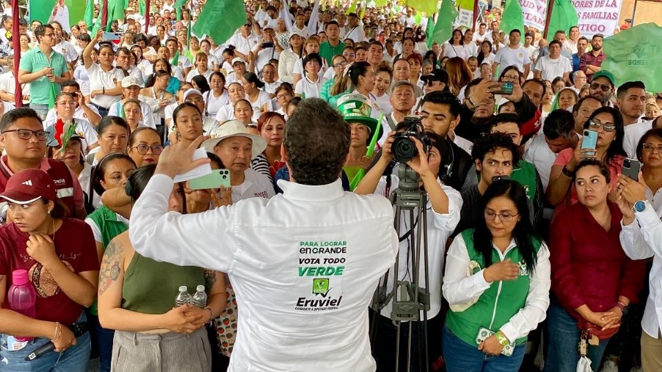 Por cada voto al Partido Verde se plantará un árbol, destacó el candidato a diputado federal plurinominal, como parte de su propuesta, así como instalar sistemas de captación de agua de lluvia