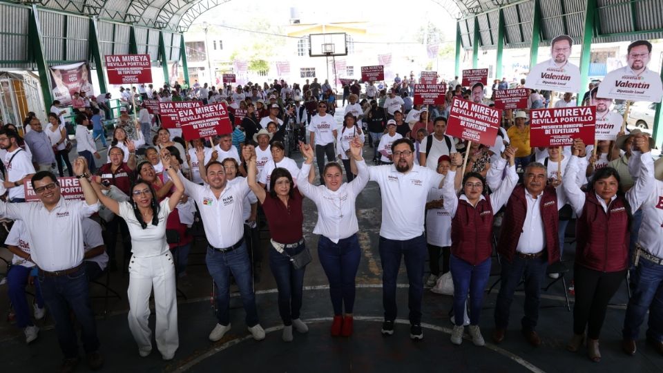 Por la tarde, la abanderada de la Coalición Morena, PVEM y PT se trasladó a Valle de Chalco para otro cierre territorial