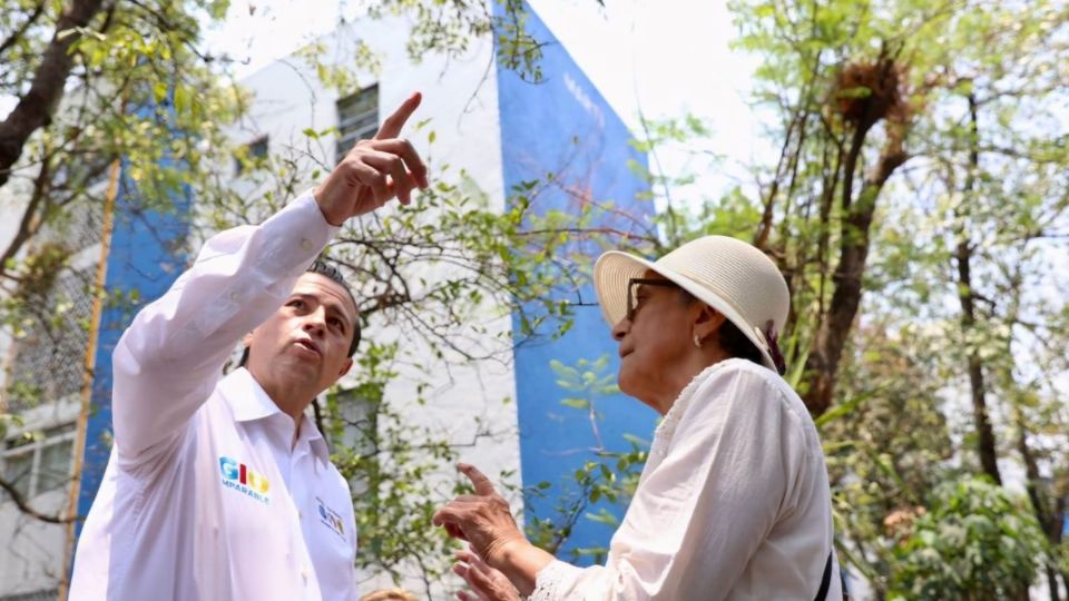 Más tarde el candidato de la Coalición Va X La CDMX estuvo en el parque de Los Cipreses en donde fue recibido por las vecinas y vecinos de esta zona