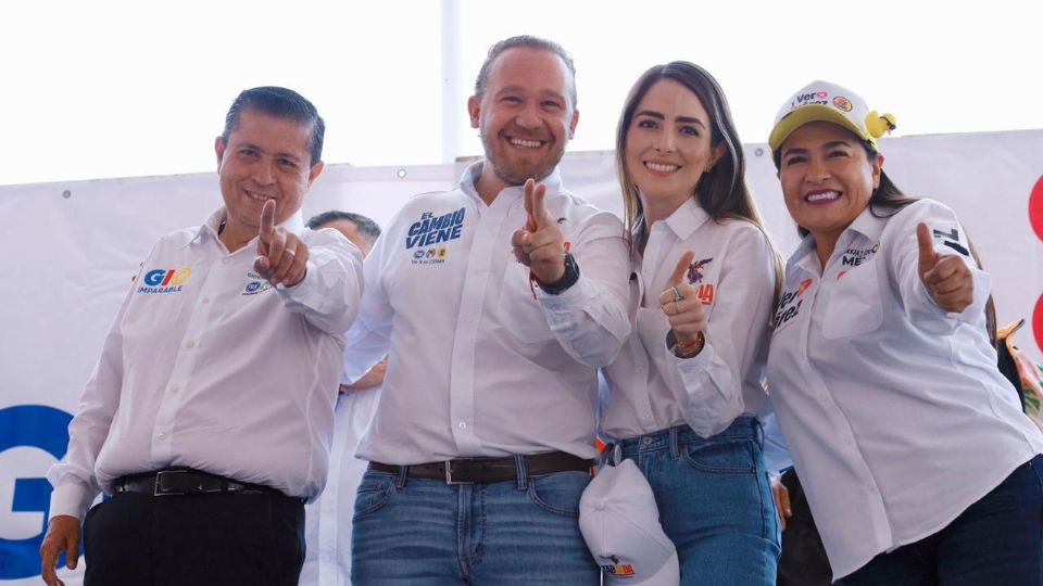 Giovani Gutiérrez, acompañado por Santiago Taboada en su cierre de campaña.