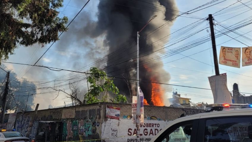 Alerta en Tláhuac: se registra fuerte incendio en la colonia Conchita Zapotitlán, desalojan viviendas