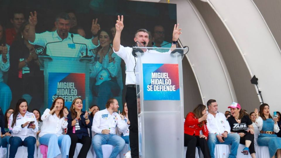 El candidato del PAN, PRI y PRD a la reelección de la alcaldía Miguel Hidalgo.