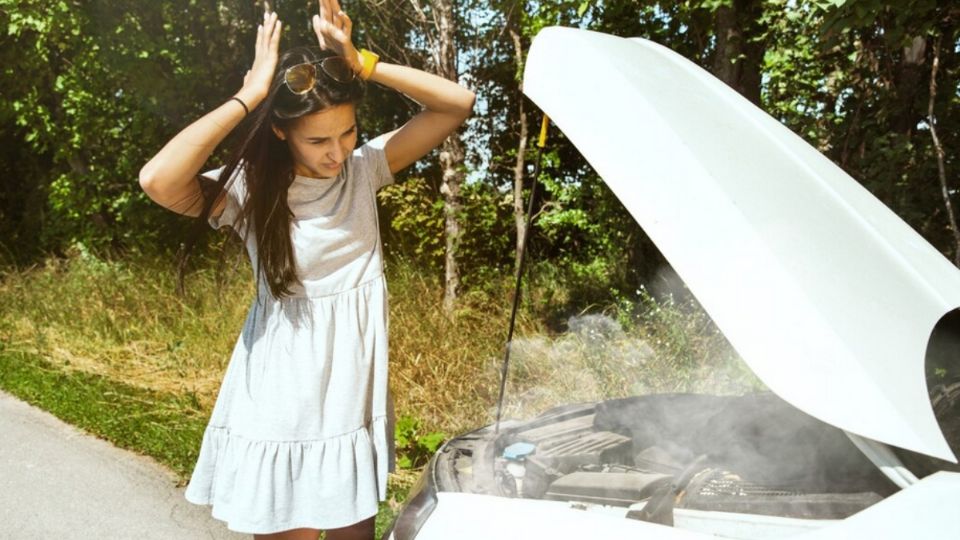 El calor puede causar un sobrecalentamiento del motor