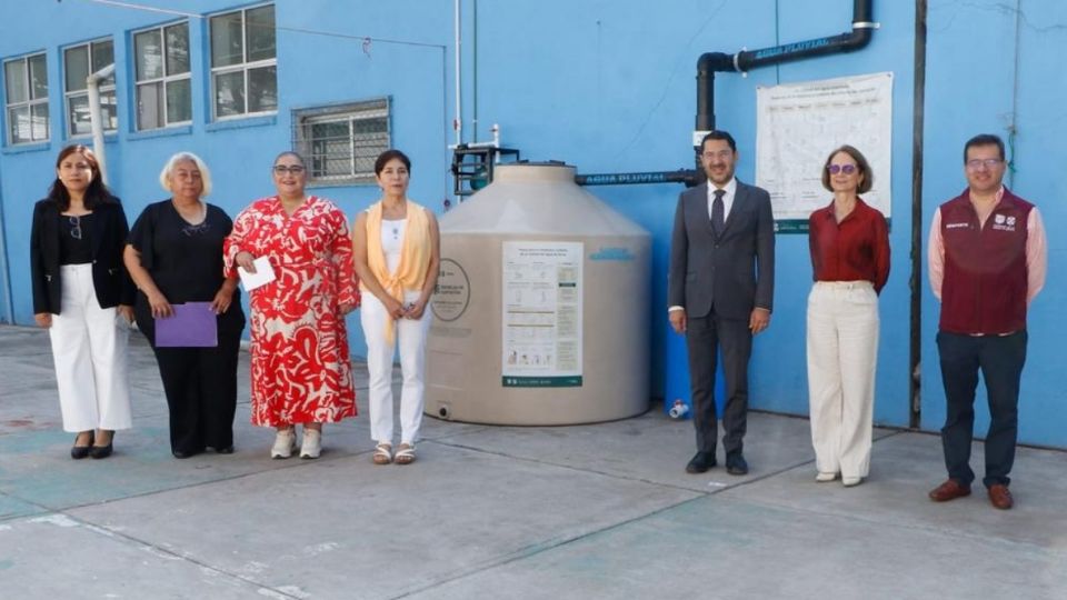 Señaló que el agua se puede utilizar para las descargas de los sanitarios.