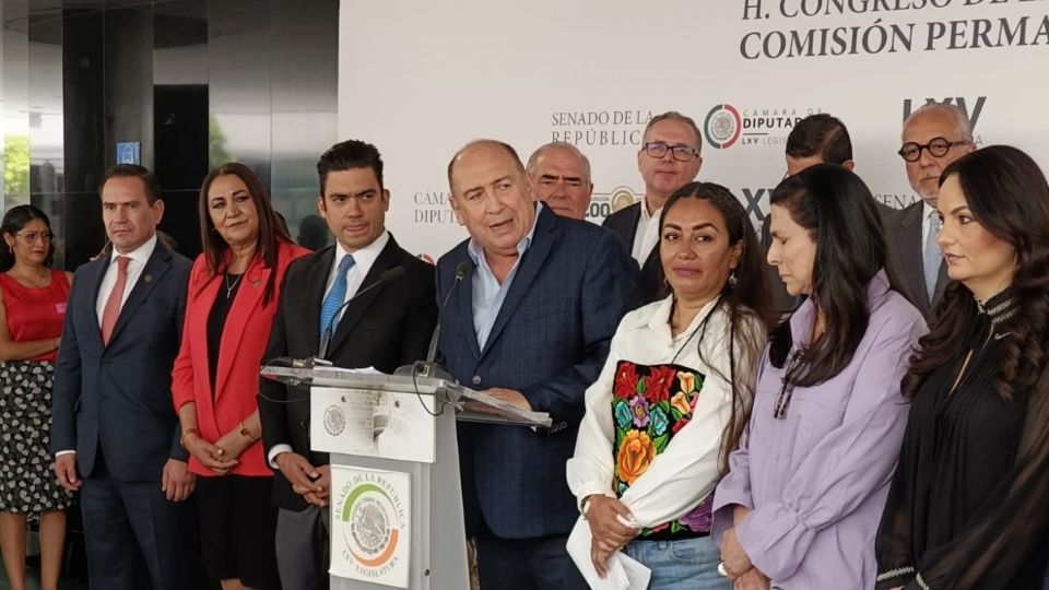 Presentan acto de inconstitucionalidad contra la iniciativa que reforma el sistema de pensiones