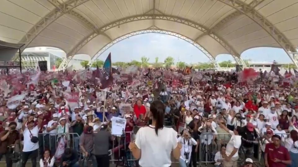 Sheinbaum dijo sentirse honrada por haber recorrido el país a lo largo de tres meses, en los que confirmó el cambio de rumbo con el Presidente Andrés Manuel López Obrador. 