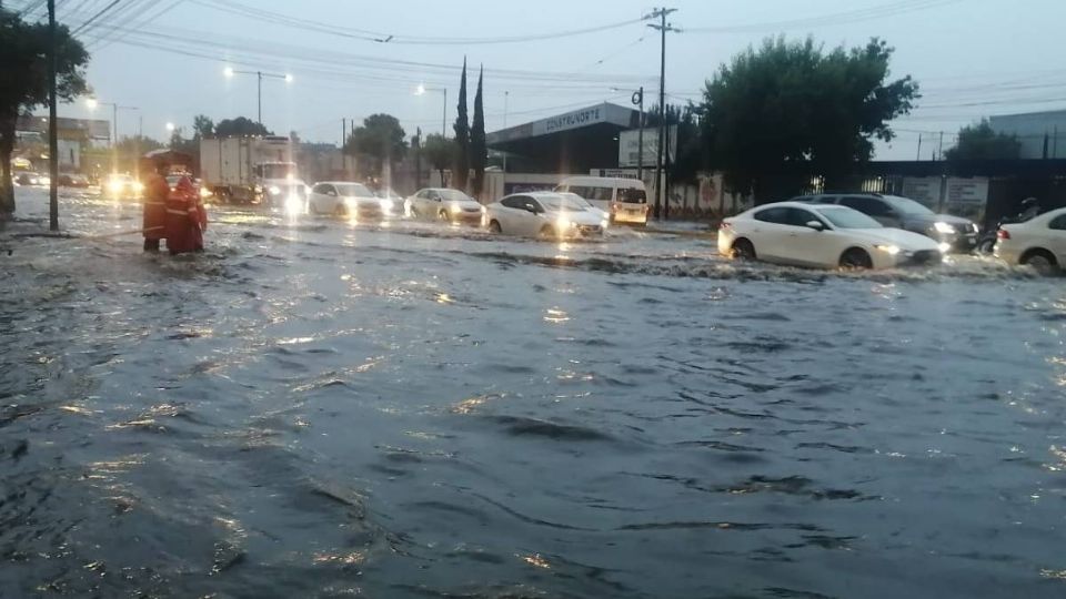 Inundaciones en la vía López Portillo