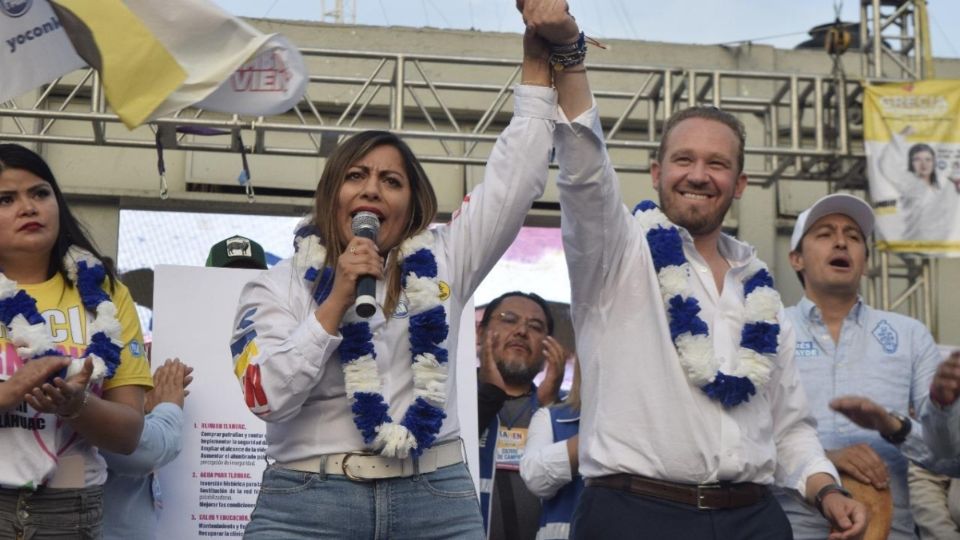 Karen Yánez cerró su campaña en la explanada de la alcaldía Tláhuac en compañía de Santiago Taboada