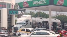 Llenan tinacos con gasolina tras desabasto por bloqueos de la CNTE en Chiapas