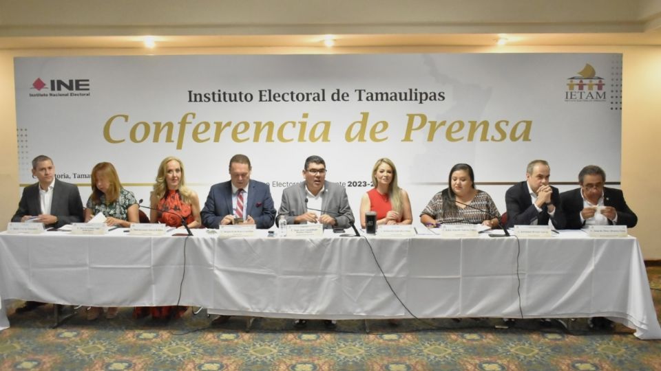 Juan José Ramos Charre, consejero presidente del Instituto Electoral de Tamaulipas, ofrece una conferencia de prensa