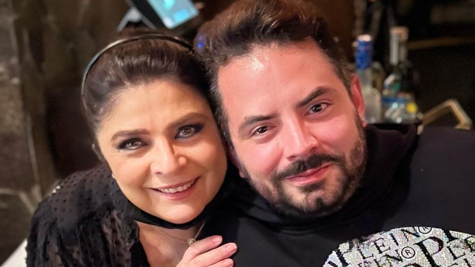 Victoria Ruffo resignada a que su nieta lleve los genes Derbez