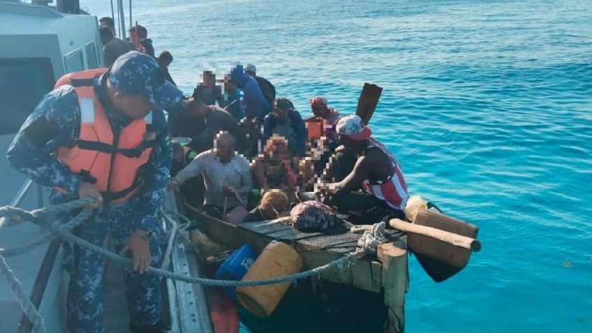 Rescata Secretaría de Marina a 51 migrantes en Isla Mujeres