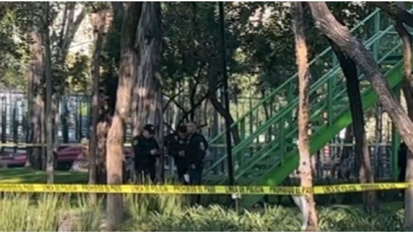 Localizan cadáver suspendido de un puente peatonal en Insurgentes Norte