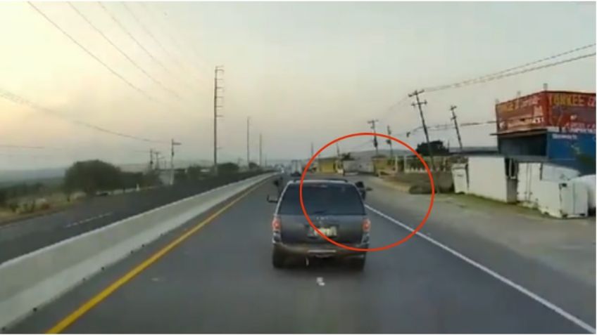 Intento de asalto en la carretera Celaya-Querétaro; así le dispararon a un tráiler a toda velocidad: VIDEO