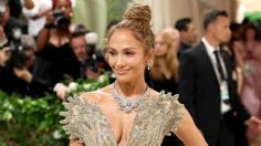 JLo, blanco de críticas por verse “vieja” a sus 54 años; fans la defienden y recuerdan que envejecer es normal