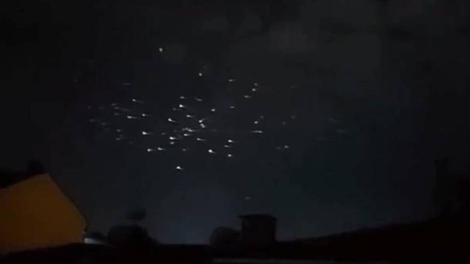 Las luces en el cielo llamaron la atención de los turcos.