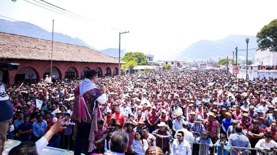 Willy Ochoa se comprometió a bajar la pensión de 65 a 60 años.