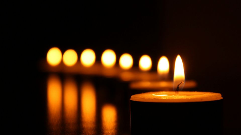 Otra noche bajo las velas, prevén apagones