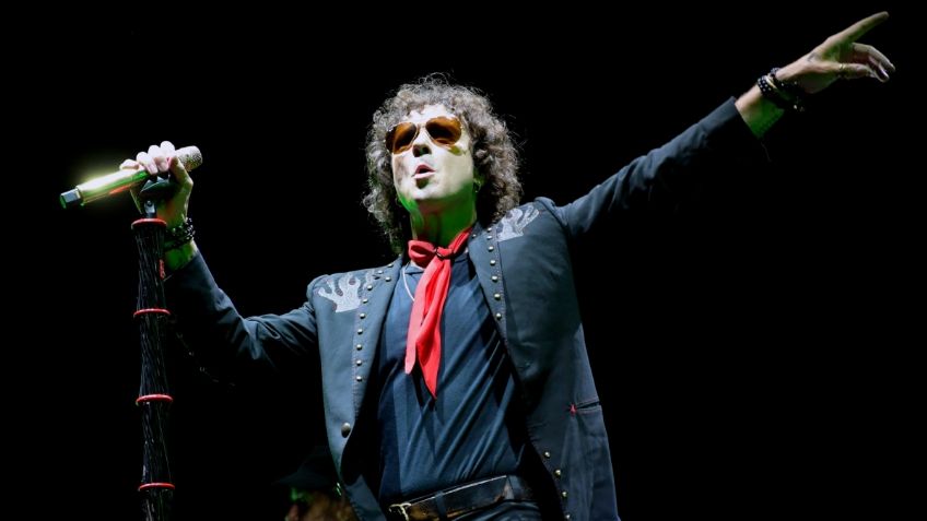 Enrique Bunbury complace a fans