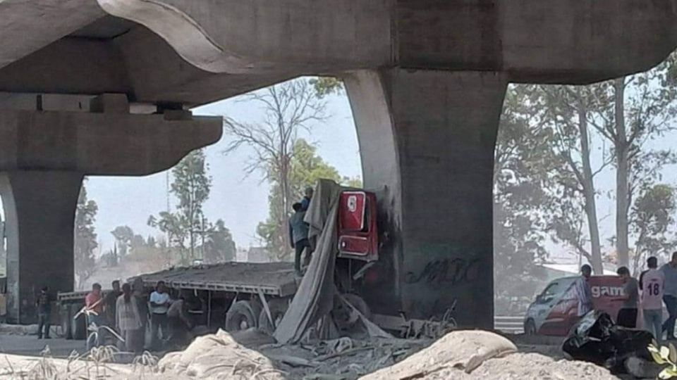 Tráiler choca en la México- Puebla