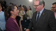 Claudia Sheinbaum y el rector de la UNAM se reúnen en la Ceremonia de los Premios en Salud 2024