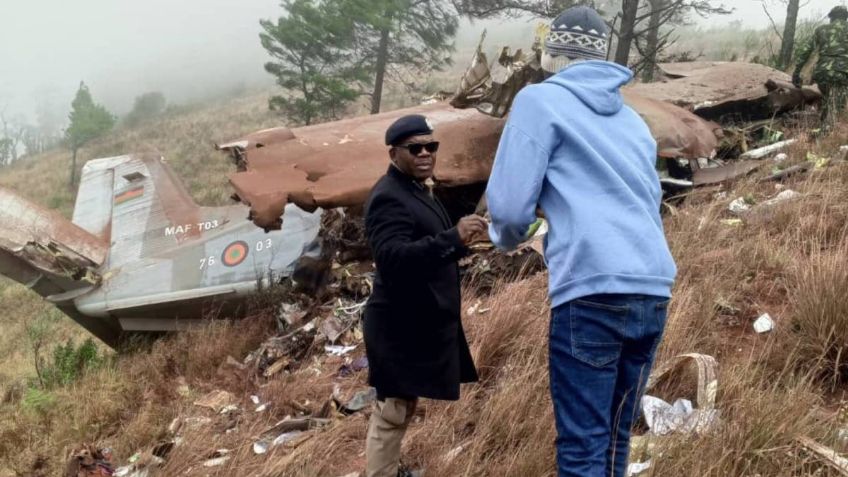 Así quedó el avión donde viajaba el vicepresidente de Malaui en el que nadie sobrevivió