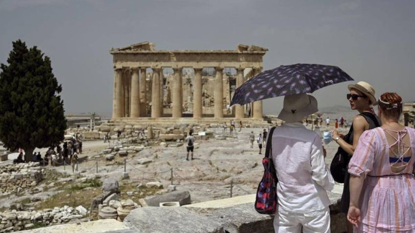 La Acrópolis de Atenas cierra unas horas por ola de calor en Grecia