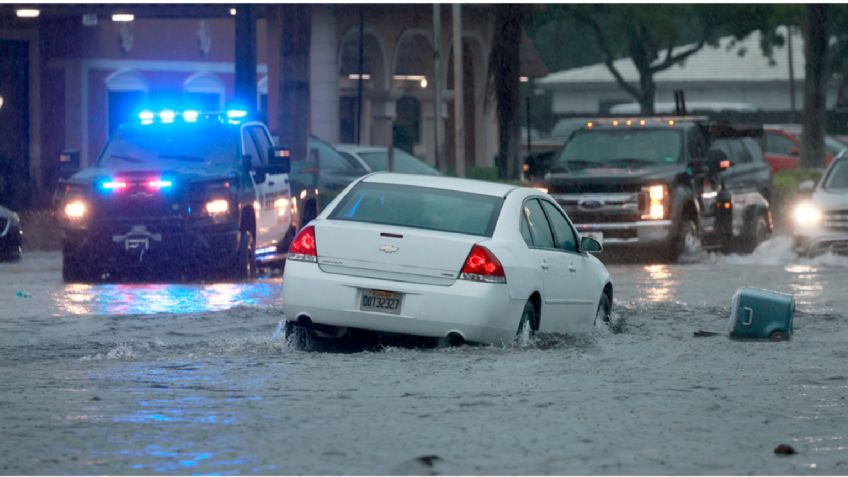 Las impactantes imágenes de las fuertes inundaciones en Florida que tienen a varios vehículos bajo el agua