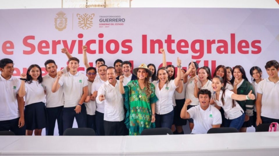 'El poder es del pueblo, por el pueblo y para el pueblo; la transformación está más firme y más fuerte que nunca', declaró la gobernadora.