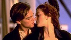 Kate Winslet admite lo incómodo que fue besar a Leonardo DiCaprio en “Titanic”