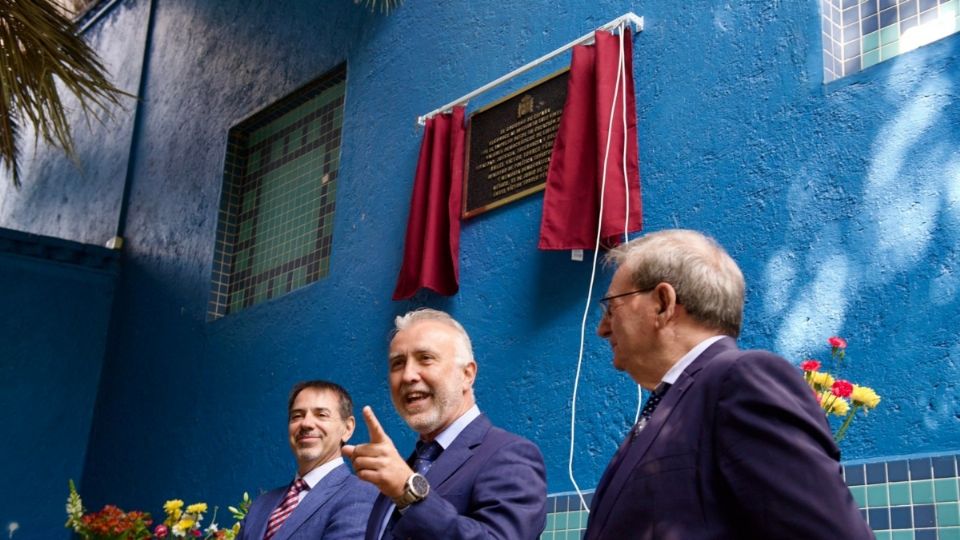 Se develó una placa en el Instituto Luis Vives en la Ciudad de México.