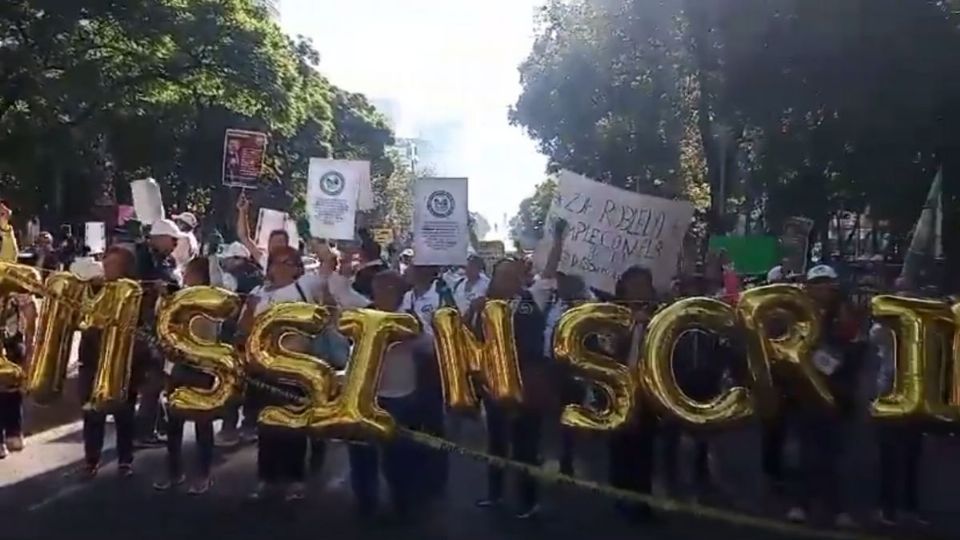 Jubilados del IMSS se manifiestan