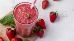 Delicioso y muy nutritivo, este es el licuado con fresas que será una bomba de colágeno para proteger tus rodillas del desgaste