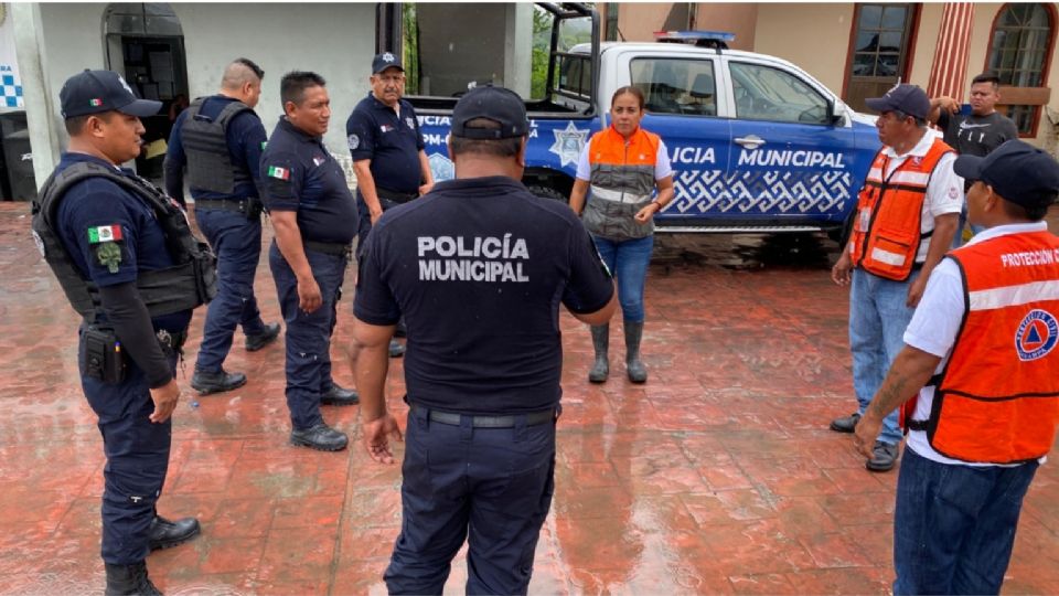 Policía Municipal y Protección Civil se encuentran en las zonas que recibirán posibles impactos del fenómeno