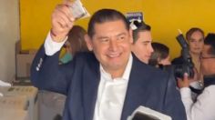 Alejandro Armenta vota en Puebla