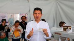 Eduardo Rivera acude a votar en Puebla