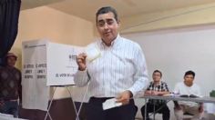 Sergio Salomón Céspedes Peregrina vota en Puebla