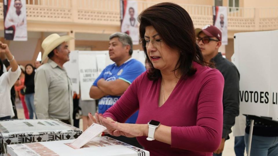 Mariela Gutiérrez emitió su voto y dio un mensaje a la población