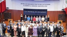 INE entrega constancias a senadores electos por votación