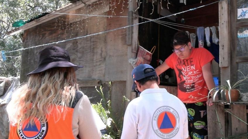 Ante la temporada de lluvias, Lía Limón previene a vecinos que habitan en zonas de riesgo en Álvaro Obregón